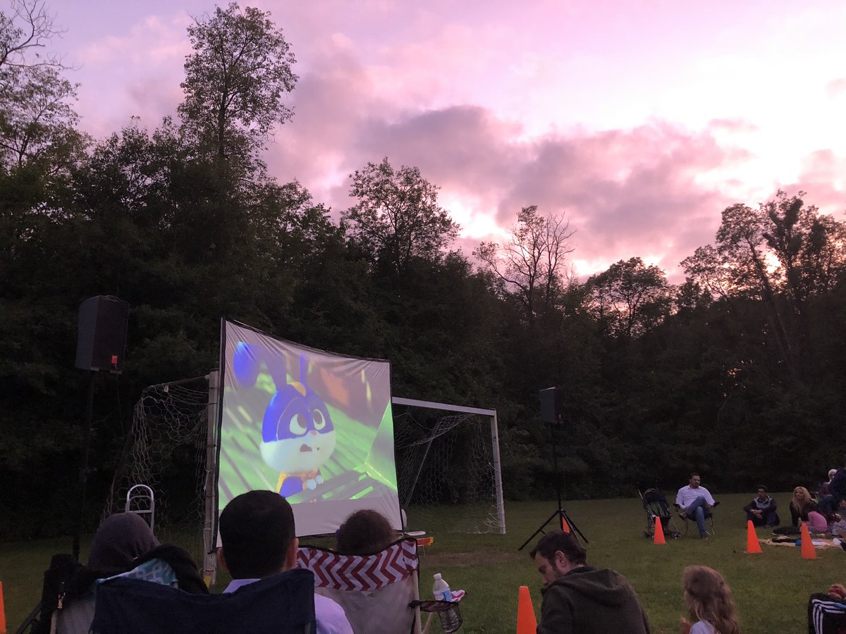 lkubs3's tweet photo. Super fun PTA event!  The shark grad, future shark, and teacher sharks enjoyed the show!  Thank you!!!  @PleasantLakeEl @ple_pta https://t.co/16r6AwAi0n