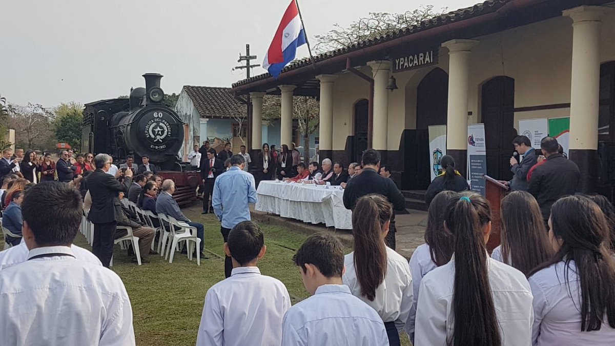 tadeorojasm's tweet photo. Acompañamos la firma de Convenio Interinstitucional para la reactivación del Tren del Lago, hoy en la emblemática Estación del Ferrocarril en Ypacarai(La Vieja Tacuaral) esperamos que muy pronto sea un icono del turismo nacional e internacional, Areguá/Itaugua/Ypacarai https://t.co/stoGYj4HmQ