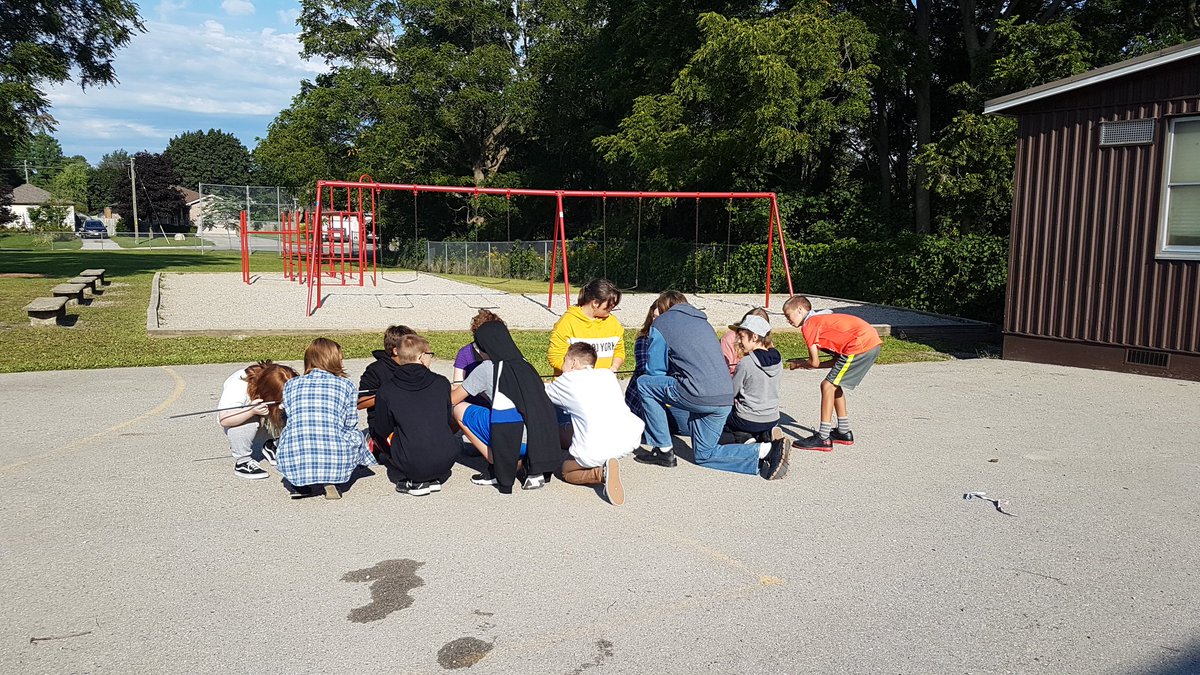 msharries93's tweet photo. Grade 8s working on team building and communication skills. We did this 3 times, amazing the difference from the 1st to the 3rd time. #cobrascan @jrcallwood https://t.co/wbexwLXRCt