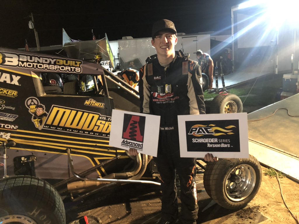 POWRi_Racing's tweet photo. Tonight’s POWRi Midget heat winners at @JaxSpeedway:
@AutoMeter Heat 1️⃣: @JesseLoveJr1
@KSE_Racing Heat 2️⃣: @Logan_Seavey
@AdvRacingSusp Heat 3️⃣: @EthanMitchell_
@Schoenfeld_Inc Heat 4️⃣: @TKlaasmeyer
Mitchell is also the @PACRacing #HighPointMan! https://t.co/6Ym4H0Hgea