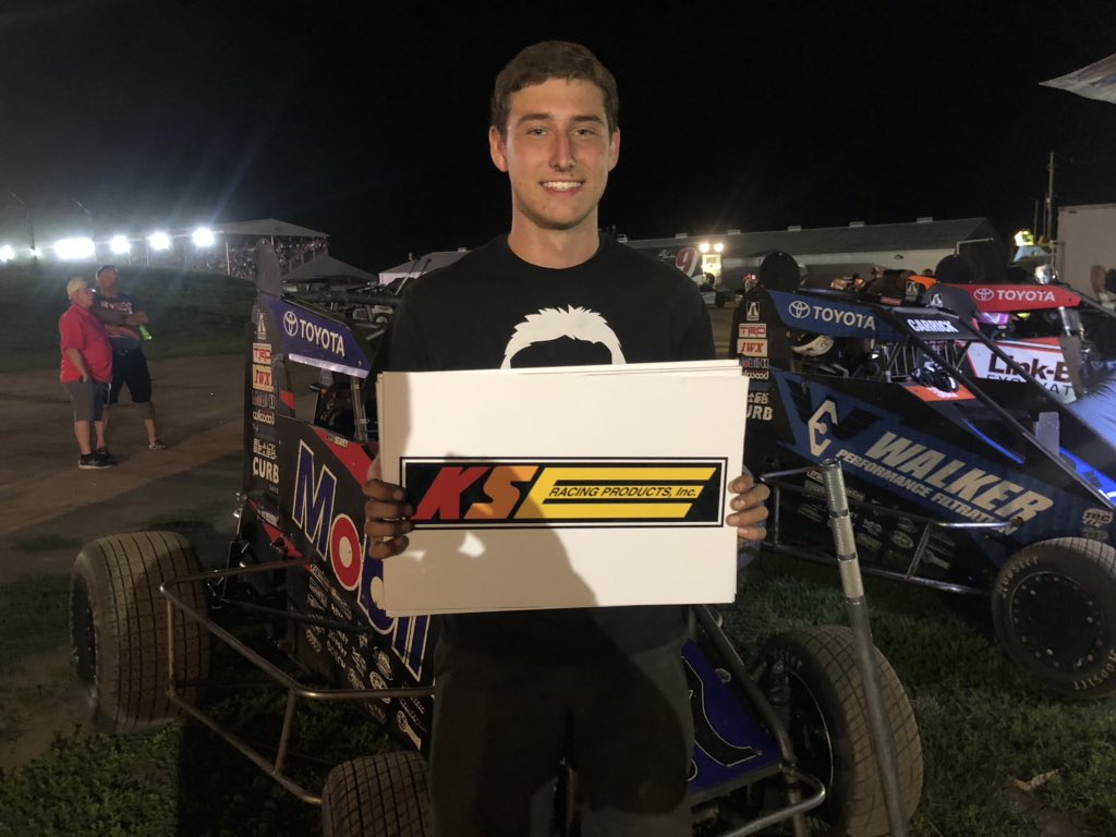 POWRi_Racing's tweet photo. Tonight’s POWRi Midget heat winners at @JaxSpeedway:
@AutoMeter Heat 1️⃣: @JesseLoveJr1
@KSE_Racing Heat 2️⃣: @Logan_Seavey
@AdvRacingSusp Heat 3️⃣: @EthanMitchell_
@Schoenfeld_Inc Heat 4️⃣: @TKlaasmeyer
Mitchell is also the @PACRacing #HighPointMan! https://t.co/6Ym4H0Hgea
