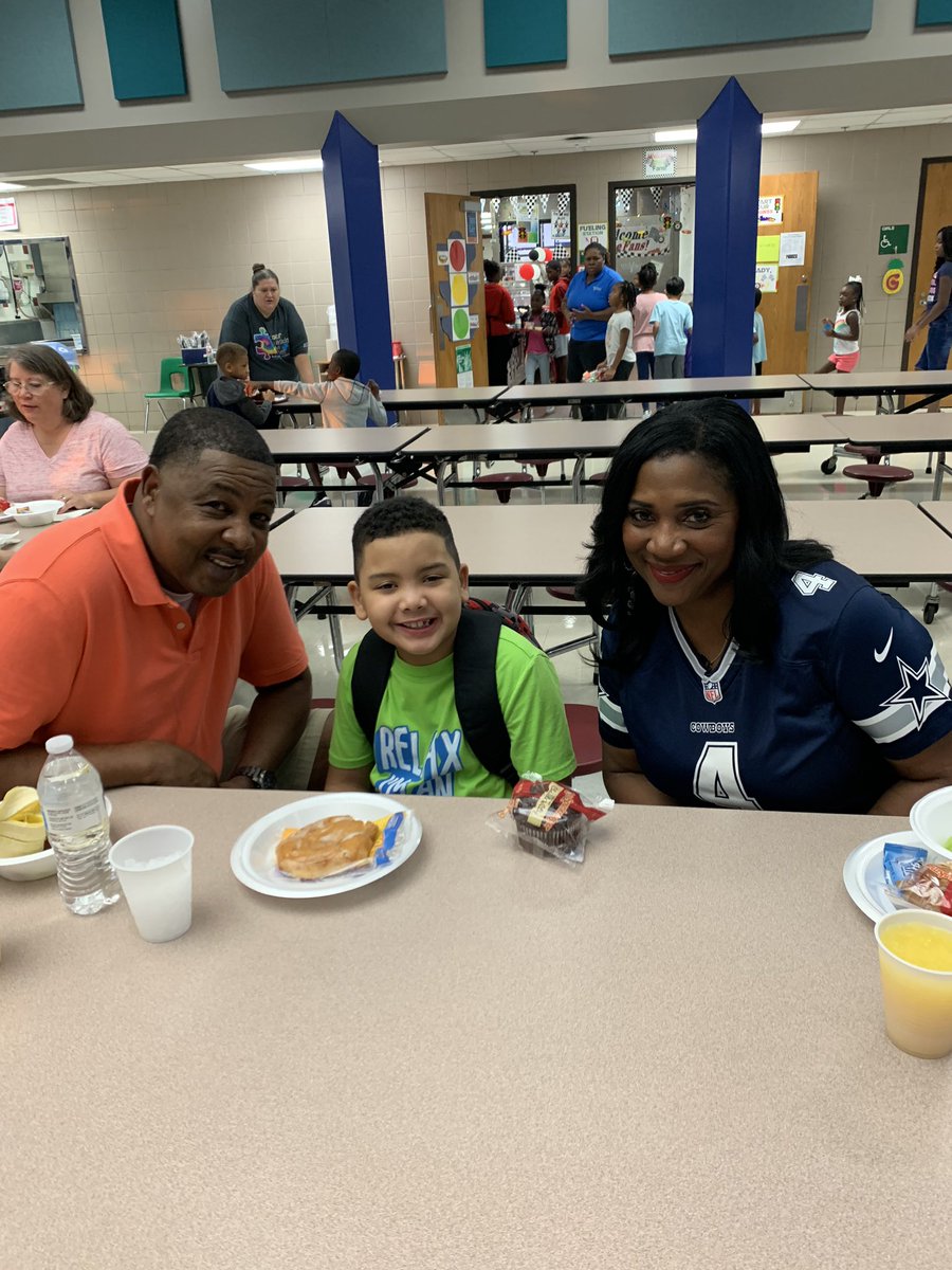 CgossM's tweet photo. The best part of Connecting with Grandparents is hearing them say 20 or so years ago my daughter or son attended BJ and now I get to enjoy new memories here with my grandchildren. #BelieveInMesquite #LegaciesRMadeHere  #Smithleopards https://t.co/ILRcEvInk8