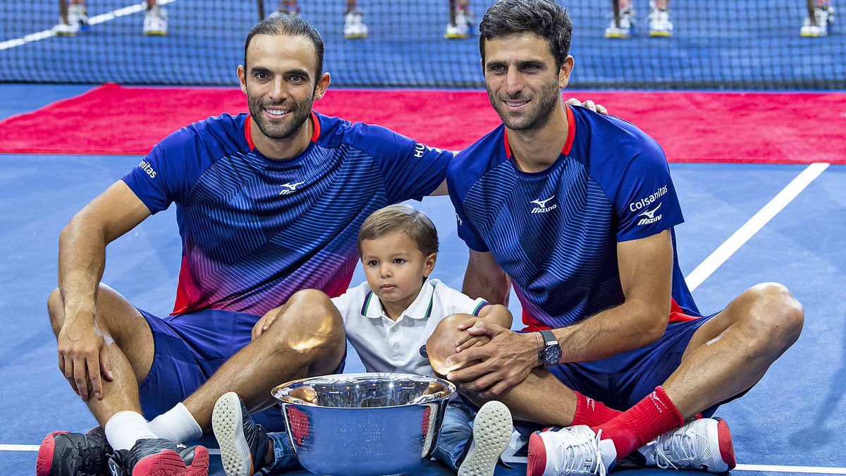 #USOpen 
Men's Doubles
FINAL

[1] JUAN SEBASTIAN CABAL / ROBERT FARAH (🇨🇴/🇨🇴) win their 2nd consecutive Grand Slam Double Title, beating [8] Marcel Granollers / Horacio Zeballos (🇪🇦/🇦🇷) 64 75

(Pic: ATP)