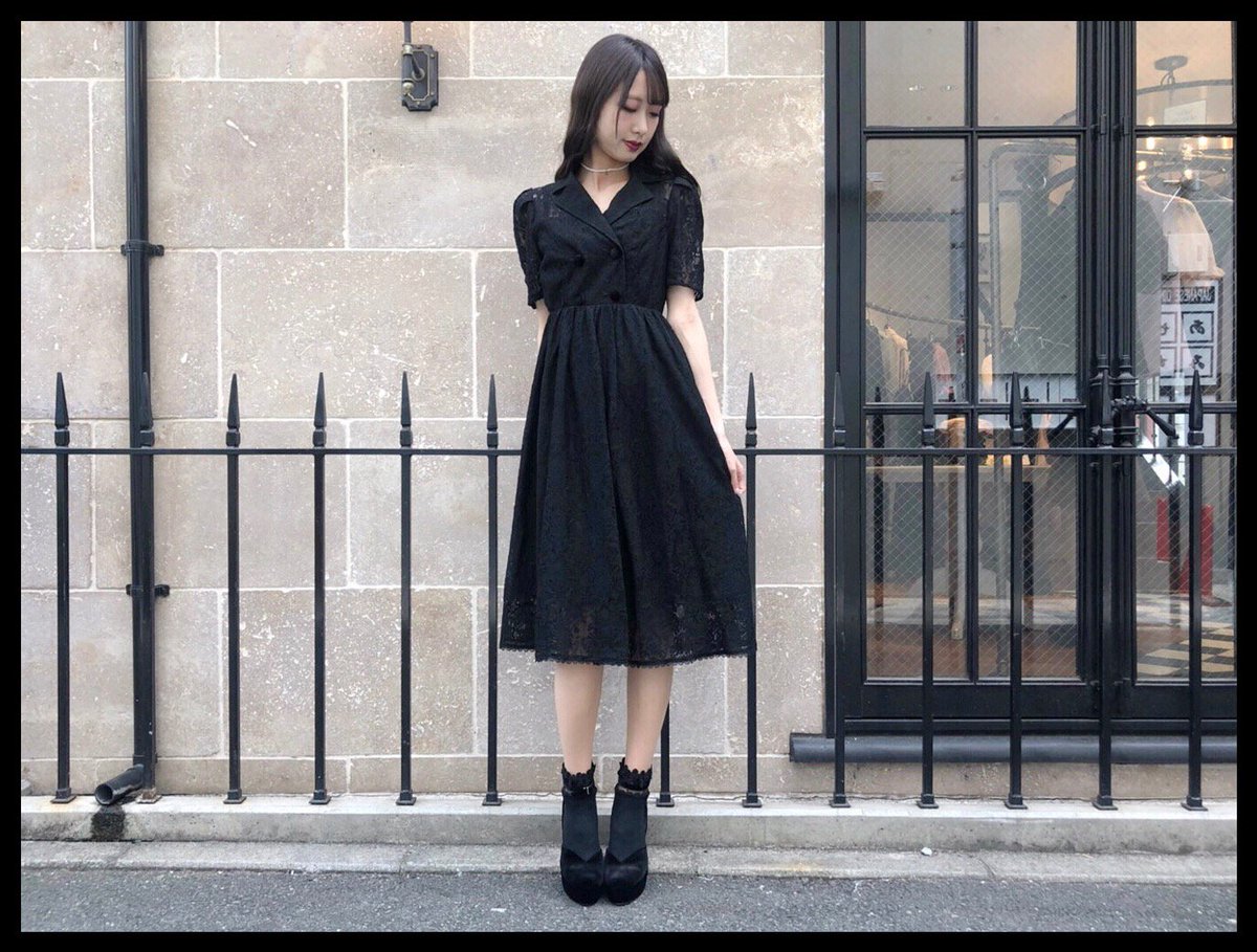 Eatme Shop Info New Arrival コートライクレースワンピース 13 0 Tax 透け感あるレース素材であしらわれたコートライクなワンピース フロントのベロアボタンがポイント ハイウエストの切り替えでスタイルアップ効果抜群です T Eatme Shop Info New Arrival コートライクレースワンピース 13 0 Tax 透け感あるレース素材であしらわれたコートライクなワンピース フロントのベロアボタンがポイント ハイウエストの切り替えでスタイルアップ効果抜群です T