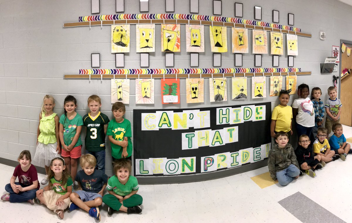 RoddyToLearn's tweet photo. Our first #TeamLCPS spirit day was pure gold! Rawr! 🦁 #EpicMNES https://t.co/5R2aQGMdNw