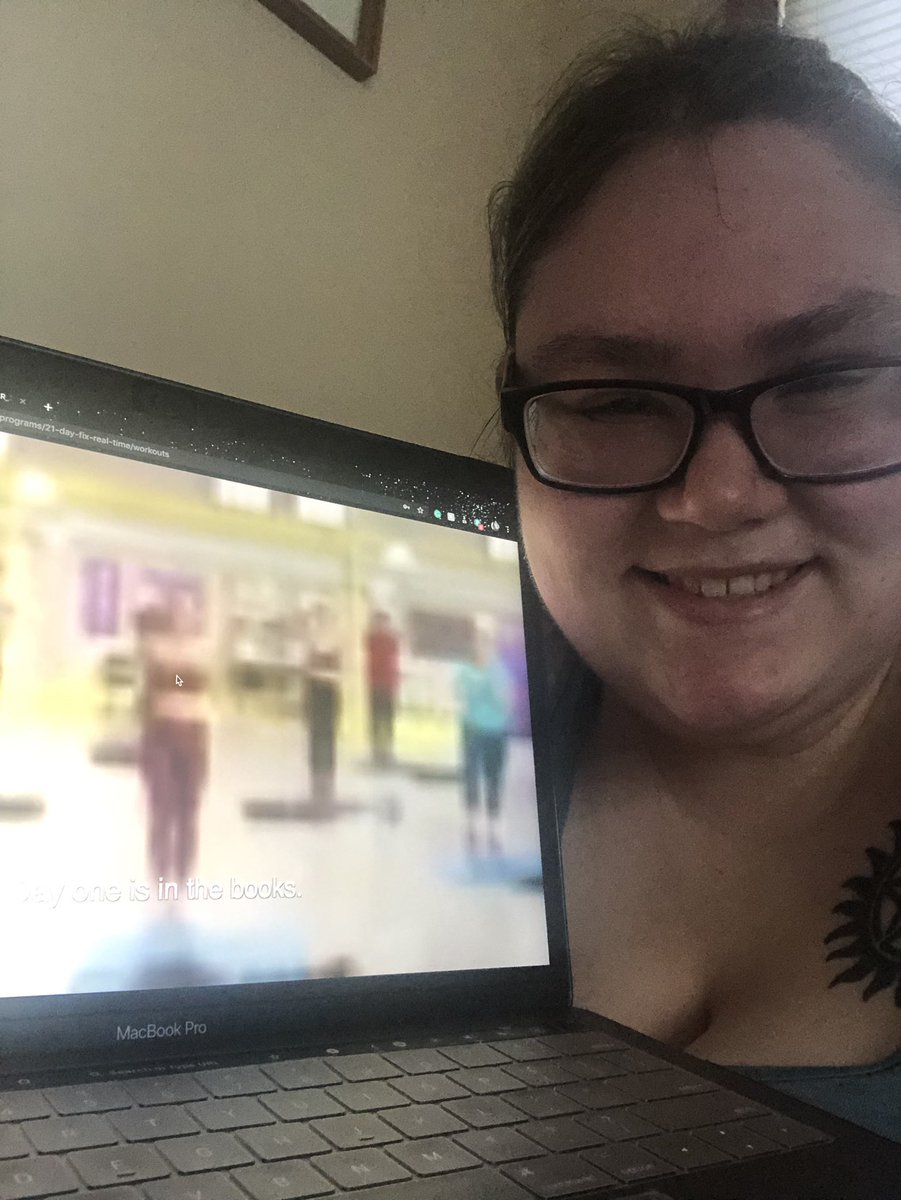 SPNHunterEm's tweet photo. Hey. I just finished my first 21 day fix real time video and absolutely loved the burn! I couldn’t follow to the T but I worked up a good sweat still...I can’t afford the food part but I try to do my best with what I can/have. Im super excited! So hello and I’m here to stay!!! https://t.co/G73KB81R21