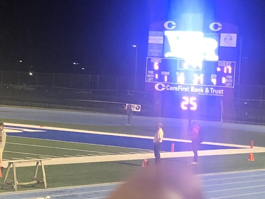 wibwEric's tweet photo. @wibwJuan watching the game come to an end... Emporia wins 17-6 against Rural. #KPZ https://t.co/STtaWuAvEK