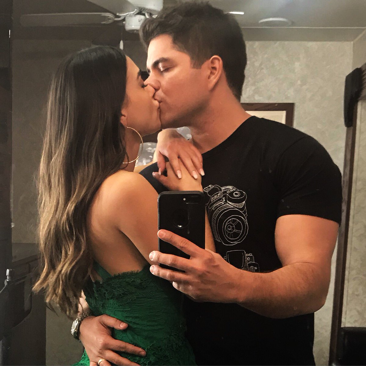 XavierZOficial's tweet photo. Te extrañamos 🐶🐶 mi amor @MelissaBarreraM https://t.co/jy0JcPpE8i
