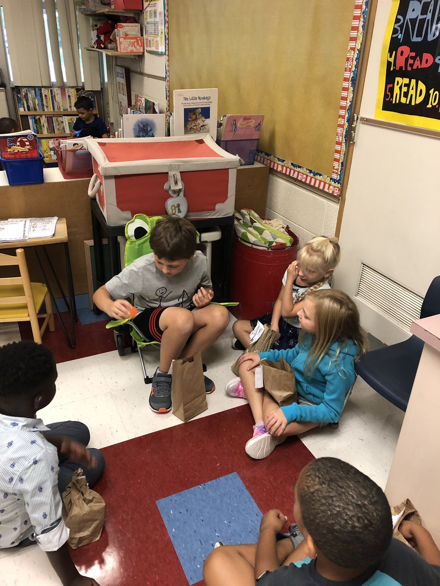 Pengberg121's tweet photo. We had a great first week in 2nd grade! @Grandview_Elem #csd_allmeansall https://t.co/ylO9hFpLja