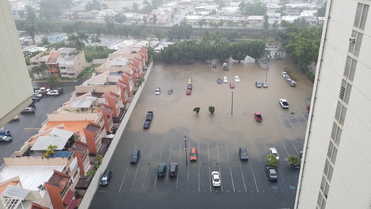 albertcamacho43's tweet photo. Esto es en la marginal norte en Jardines de Caparra,  Bayamón. Tren Urbano cuando van a arreglar lo que dañaron. @NotiUno @kikecruznotiuno @jayfonsecapr @ramonluisrivera @dtop https://t.co/XSafdxzZRU