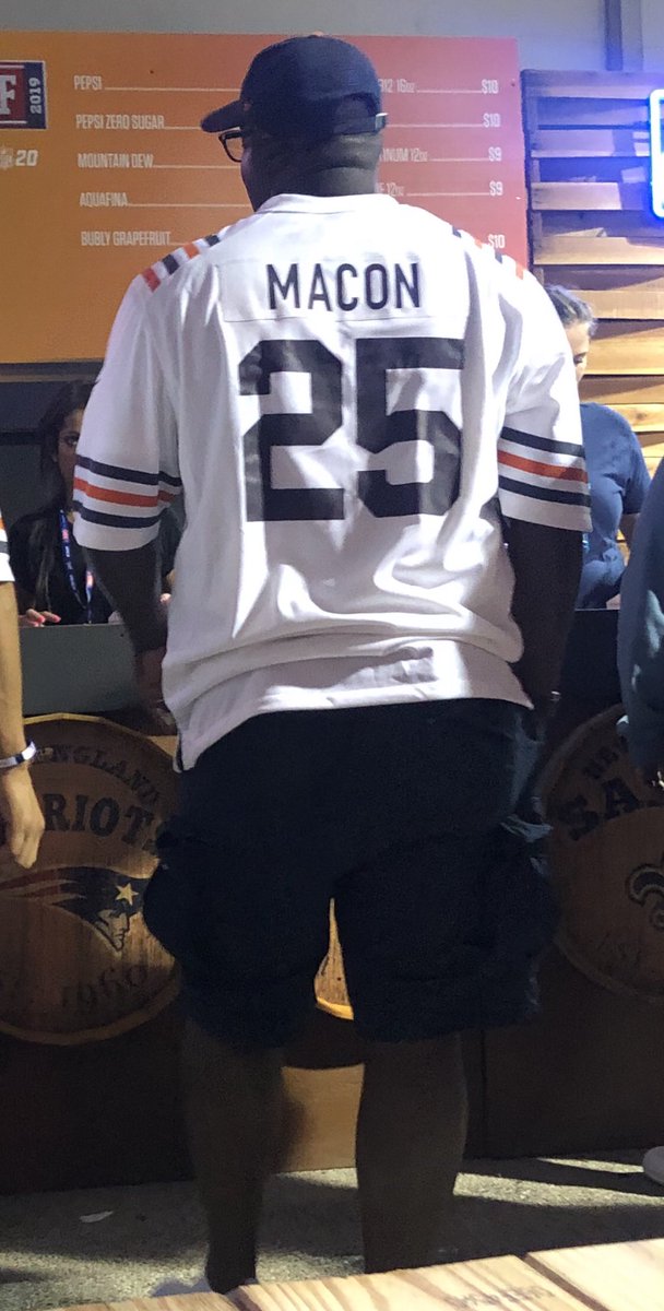 jlyones's tweet photo. In honor of Chicago Bears first black player Eddie Macon https://t.co/9KebfX8VAm