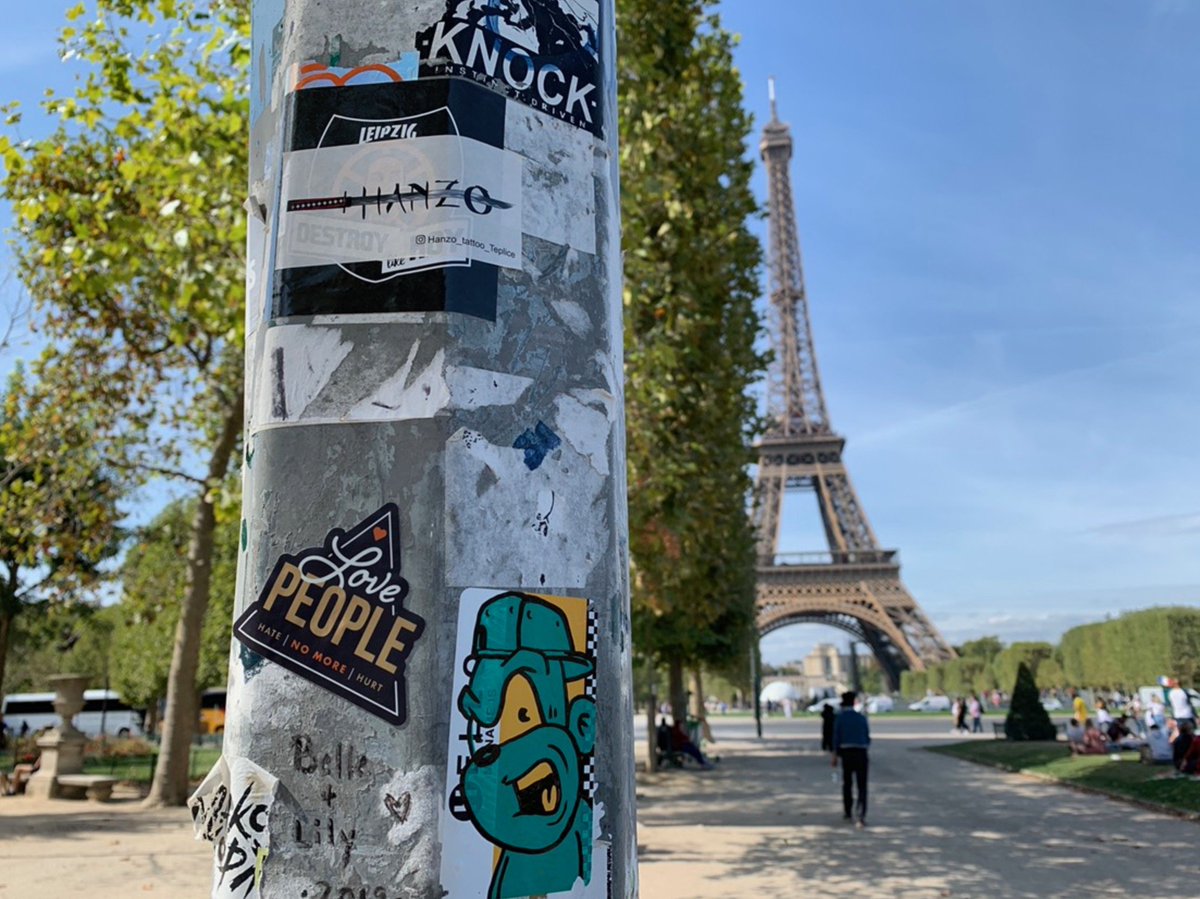 GhostLightTweet's tweet photo. Spreading the love in the city of love ❤️

Our Love People stickers made it all the way to #Paris with our Art Director, Daniel, and his wife Bea! 🇫🇷 https://t.co/f6aKKsfsAx
