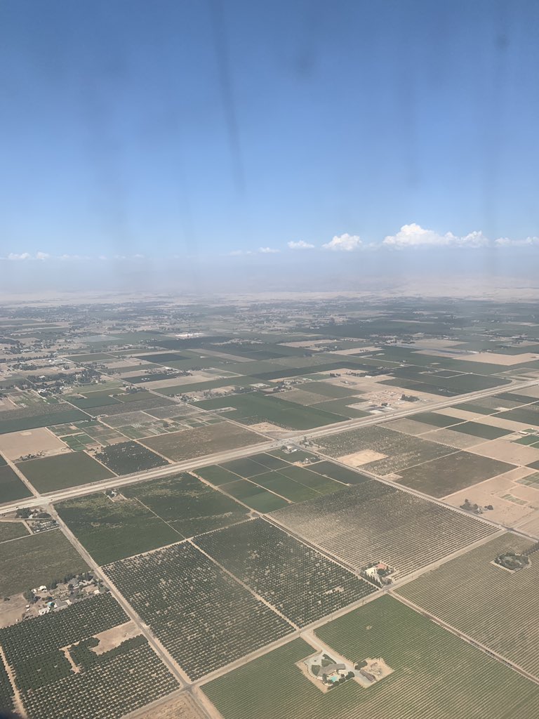 saragoldrickrab's tweet photo. Hello #Fresno !
Despite delays and the tightest of connections, I made it. ππ»
Canβt wait to talk #RealCollege with you tonight and tomorrow.
Remember #StudentsAreHumansFirst https://t.co/EbahWXMwor