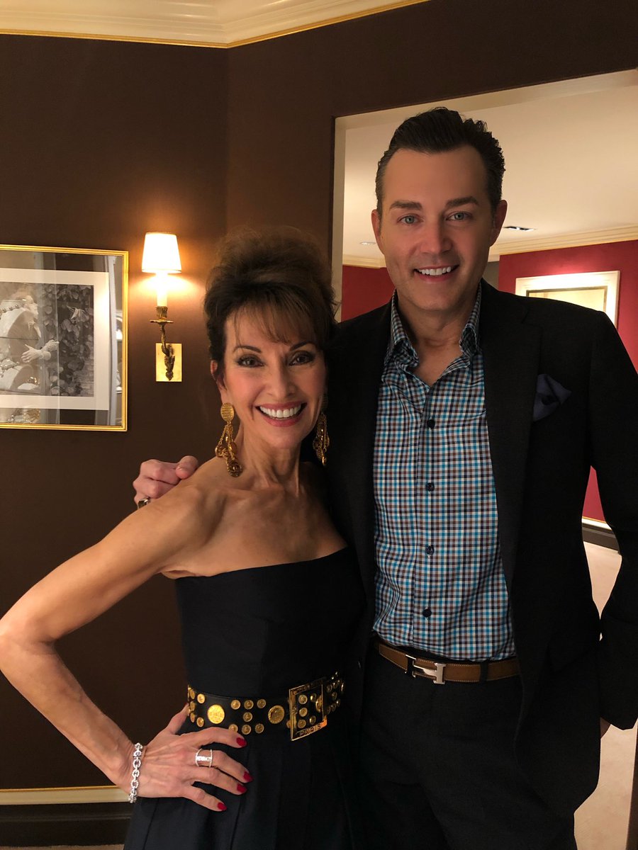 chucksteelman's tweet photo. It was a great night for @neimanmarcus and @VerduraJewelry : celebrating Verdura’s 80th Anniversary and NYFW. It was great meeting the fabulous Susan Lucci. #nyfw #nmexperience #jewelry #verdura #iworkatnm #fashion #susanlucci https://t.co/Jk1XkbqPiV