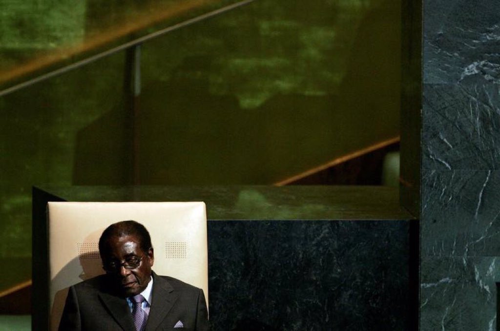RCR750's tweet photo. Falleció Robert Mugabe, expresidente de Zimbabue. https://t.co/WBPNOPru6h
