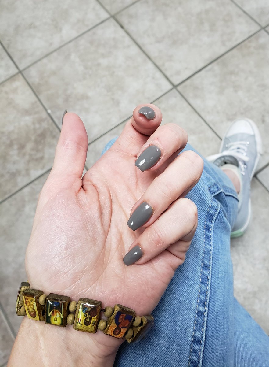 Belhelmelissa's tweet photo. My hands look like this, so my hands can look like this. #neverworkaday https://t.co/mIj4DBhlUr