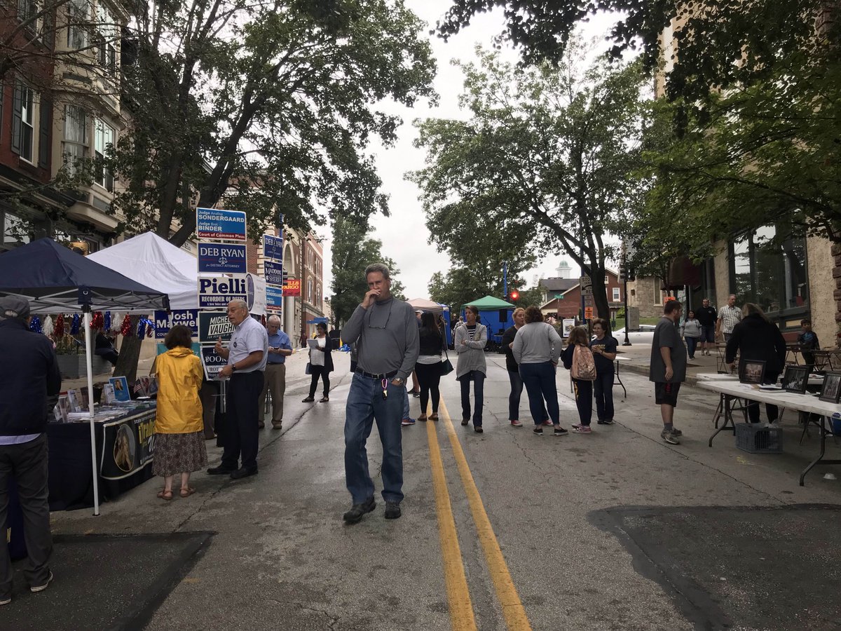 We are in full swing down here at First Friday! Don’t let a little Dorian Drizzle scare you away from a great night downtown! #pxv #firstfriday