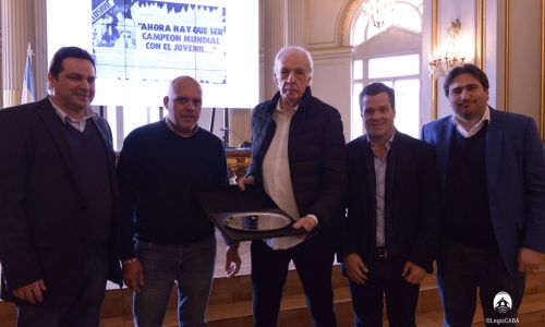 40 años del Mundial Juvenil del 79 adnciudad.com/index.php/7108… <a href="/MarceloDepierro/">Marcelo Depierro</a> <a href="/arialvarezpalma/">Ariel Alvarez Palma</a> <a href="/aforchieri/">Agustin Forchieri</a> <a href="/CHerediaOK/">Claudio Heredia</a> #mundial79 <a href="/LegisCABA/">Legislatura CABA</a>