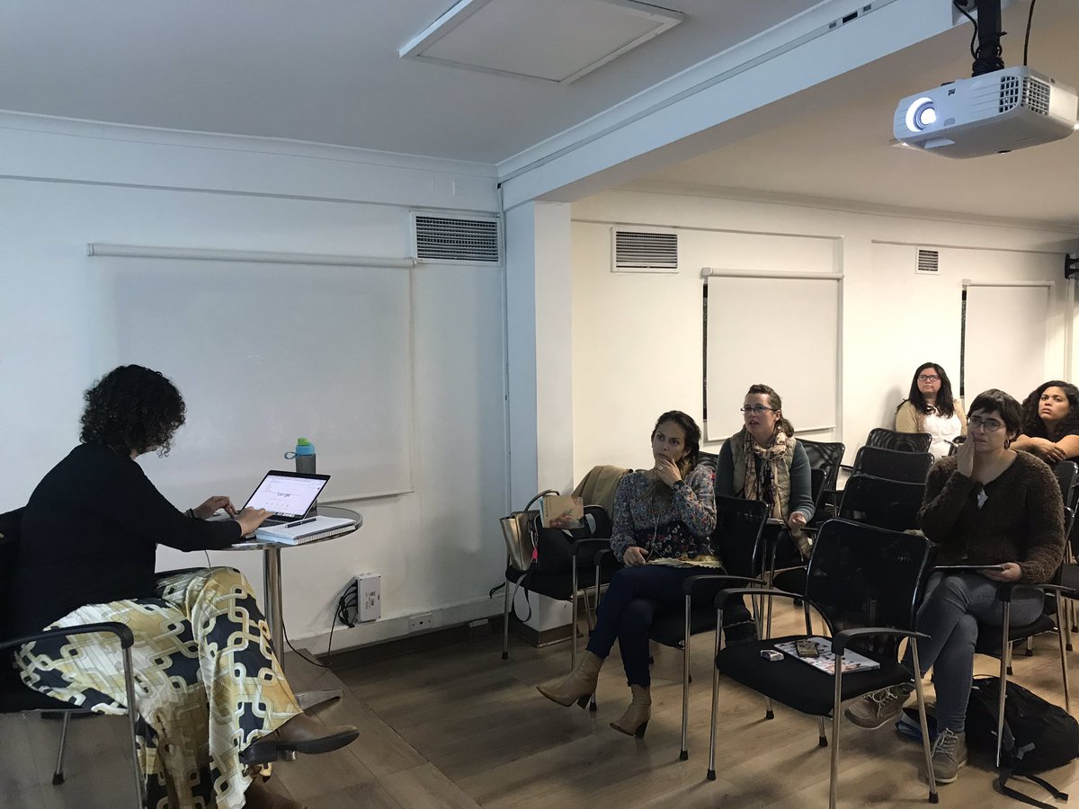 Clases de Pitch en la #AcademiaADA2019 junto a #PiaCardenas! Muchas gracias por acompañarnos en esta tan importante etapa de los emprendimientos!! 👏👏