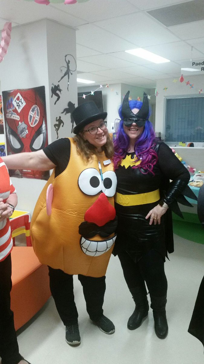 chookiemama's tweet photo. Wollongong Kids Ward Party week over for the year - so much fun for the staff and the kids :-) https://t.co/sPUAQWSrV2