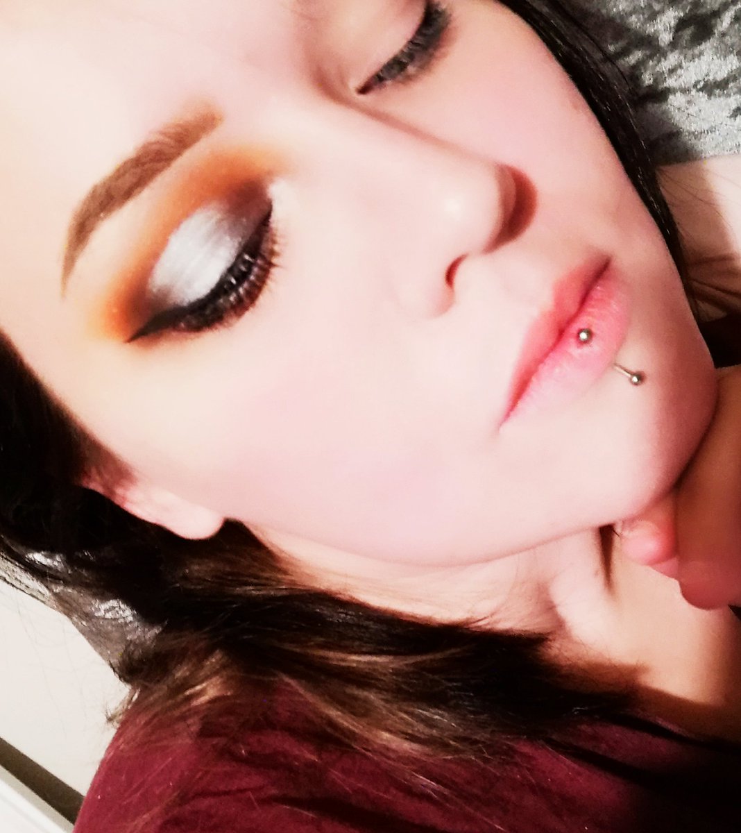 Jorgregory1's tweet photo. If I don't try I can't be noticed... Just a normal mum with a phone palettes an brushes... Am I any good... That's up to you to decide... #RETWEEETT #Like #Comment #makeup #makeupbyme #makeuplooks #makeupaddict #twitter #beauty #twitterbeauty #muaoneday #mypassion #mylove https://t.co/13QxvACU68