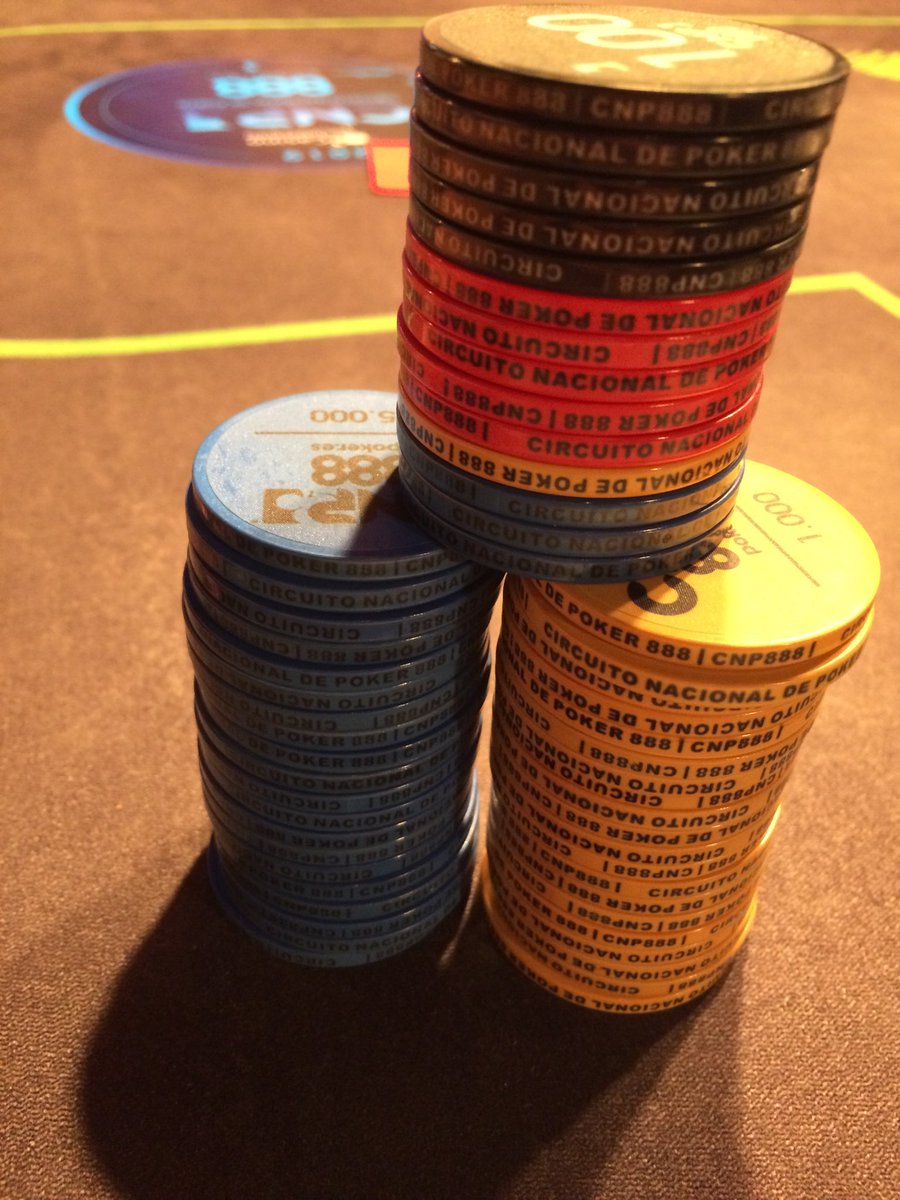 SrrBlack's tweet photo. ⁦@CNP_POKER⁩ 
⁦@eljugadorbarato⁩ 
📈 145k en 500/1000, 4 niveles left 💪🏻💪🏻 https://t.co/Z3wyLurv6G