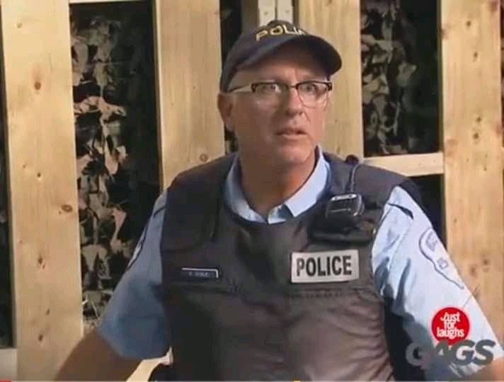 Solo los que vamos a Banrural conocemos a este personaje 😂