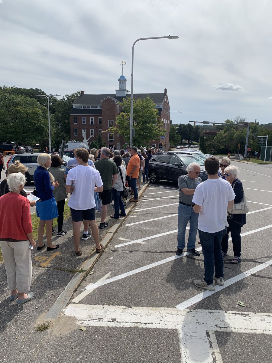 JSheuchenko's tweet photo. Lines out the door and a packed hall for today’s @JoeBiden Town Hall in Laconia! #nhpolitics #TeamJoe https://t.co/si3FyxjIYt