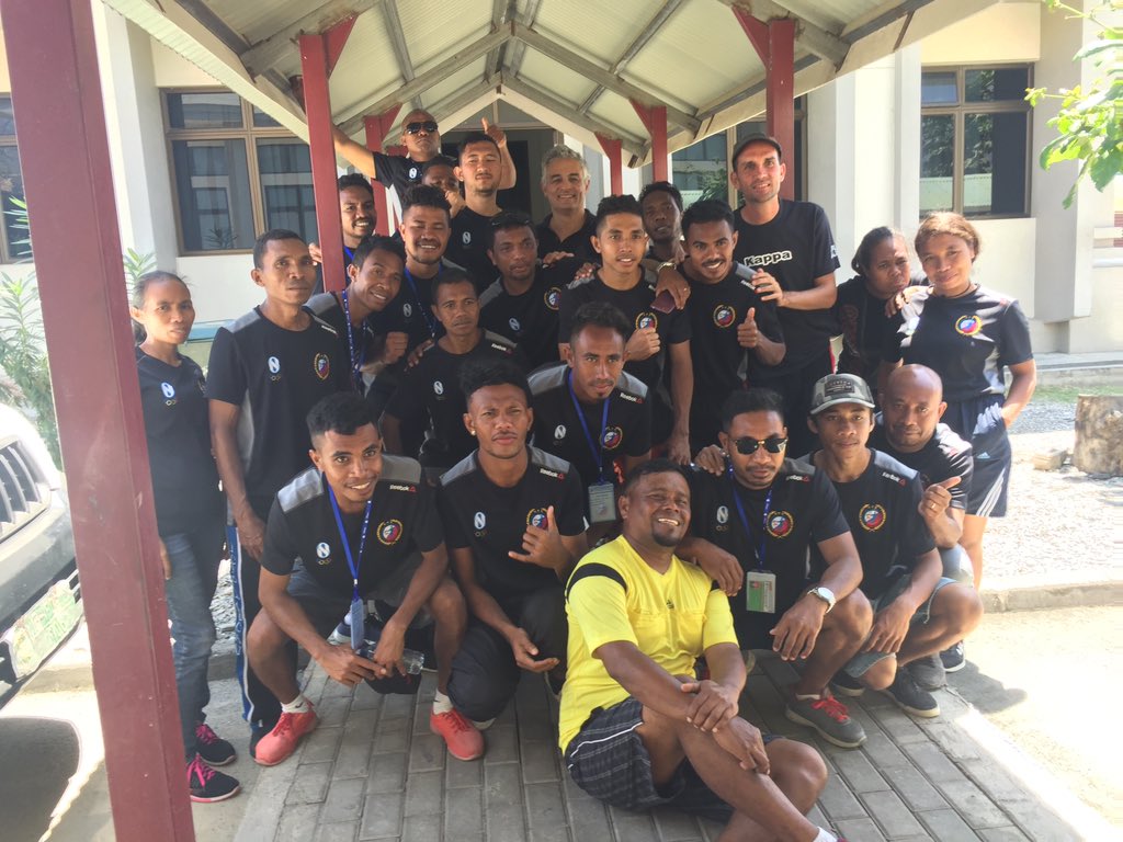 rolfre27's tweet photo. Outra grande experiência somada de enriquecimento e partilha. #missãoTLS não termina, apenas uma pausa para continuar no futuro, porque #oandebolestaacimadetudo #olsol #TimorLeste #coacheseducation #Dili https://t.co/PwOFiJNgJp