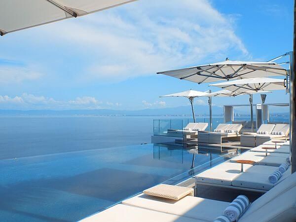 BonwiRewards's tweet photo. The Puerto Vallarta Hotel Zones in Mexico https://t.co/pFFKBmKzvg https://t.co/uv7iKsywD6