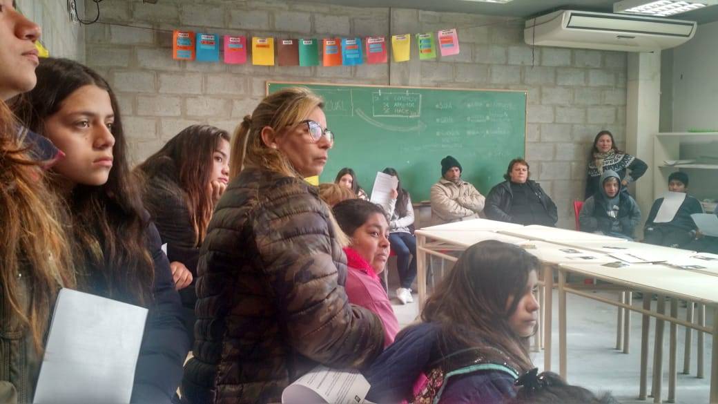 secundariaUNSAM's tweet photo. Reunión de familias de los estudiantes de 2° año https://t.co/7qBn27YpZG
