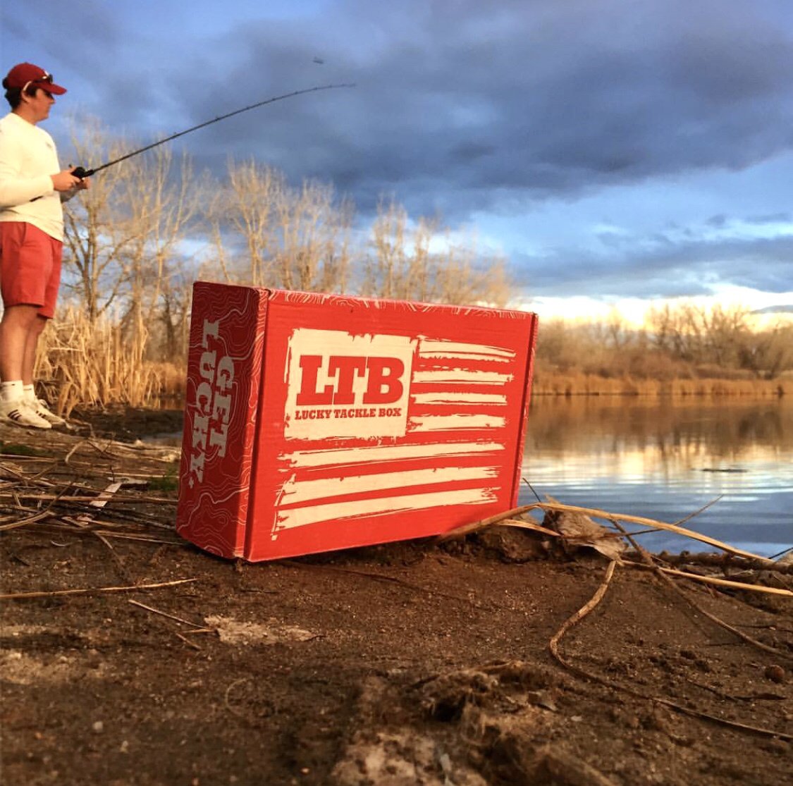 LuckyTackleBox's tweet image. GIVEAWAY ALERT 🚨
1 week until LUCKY Friday the 13th... let’s kick off the Luck starting today though‼️👇🏼

• We are giving away 1 Bass XL box that will ship next week 📫
• Retweet &amp;amp; Tag 1 friend to be entered 🔁
• Winner will be chosen Monday at 7 EST ⏰
#LuckyTackleBox 📦