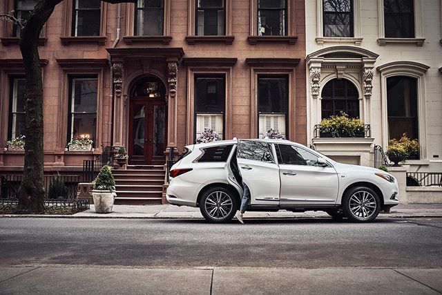 AntonWattsPhoto's tweet photo. Luxury Should Be Lived In campaign for Infiniti. From NYC - Montauk ! 4 cars, 4 stories and films coming soon! •
•
•
•
•
#infinitiq60 
#lifestylephotography 
#antonwattsphotography 
#storytelling 
#storytellingphotography 
#apicturetellsathousand… https://t.co/BiSLF5LTtD https://t.co/3KPGZLYE6v
