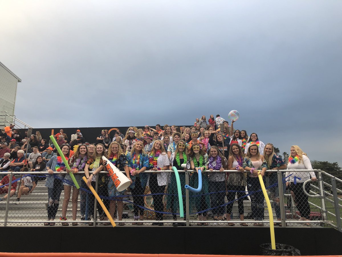 NUHS_Principal's tweet image. Great student section tonight here at North Union #Hawaiiannight #NUPRiDE