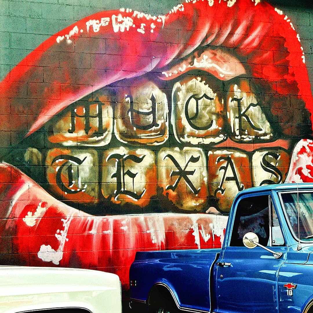 Country grammar👄 - it's a #Houston #Texas thang...  Approve or Not Approved?
.
.
#letmeseeyourgrill #urbanwalls #texas #streetart_daily #urbanart #texaslife #walltraveled #houstontx #streetphotography
