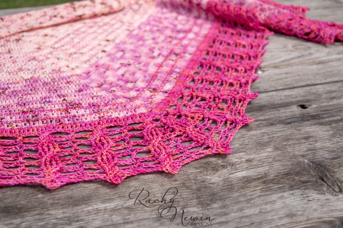 New Sugar Butter Flour Shawl is live! Get it 15% off with code Sugar, through Sept 10!

ravelry.com/patterns/libra…
etsy.com/listing/720761…