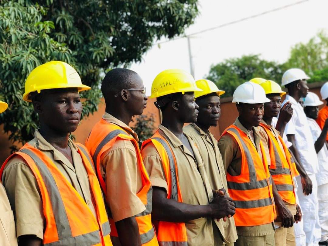 150 #migrants #Burkina-bè de retour et des jeunes de la region du Centre-Est en fin de formation aux métiers BTP, solaire, électricité, froid. <a href="/IOMROWCA/">IOM West and Central Africa 🇺🇳</a> <a href="/ONUmigration/">OIM - ONU Migration</a> #AfricaTrustFund #Migration <a href="/IOMatEU/">IOM Global Office Brussels</a>