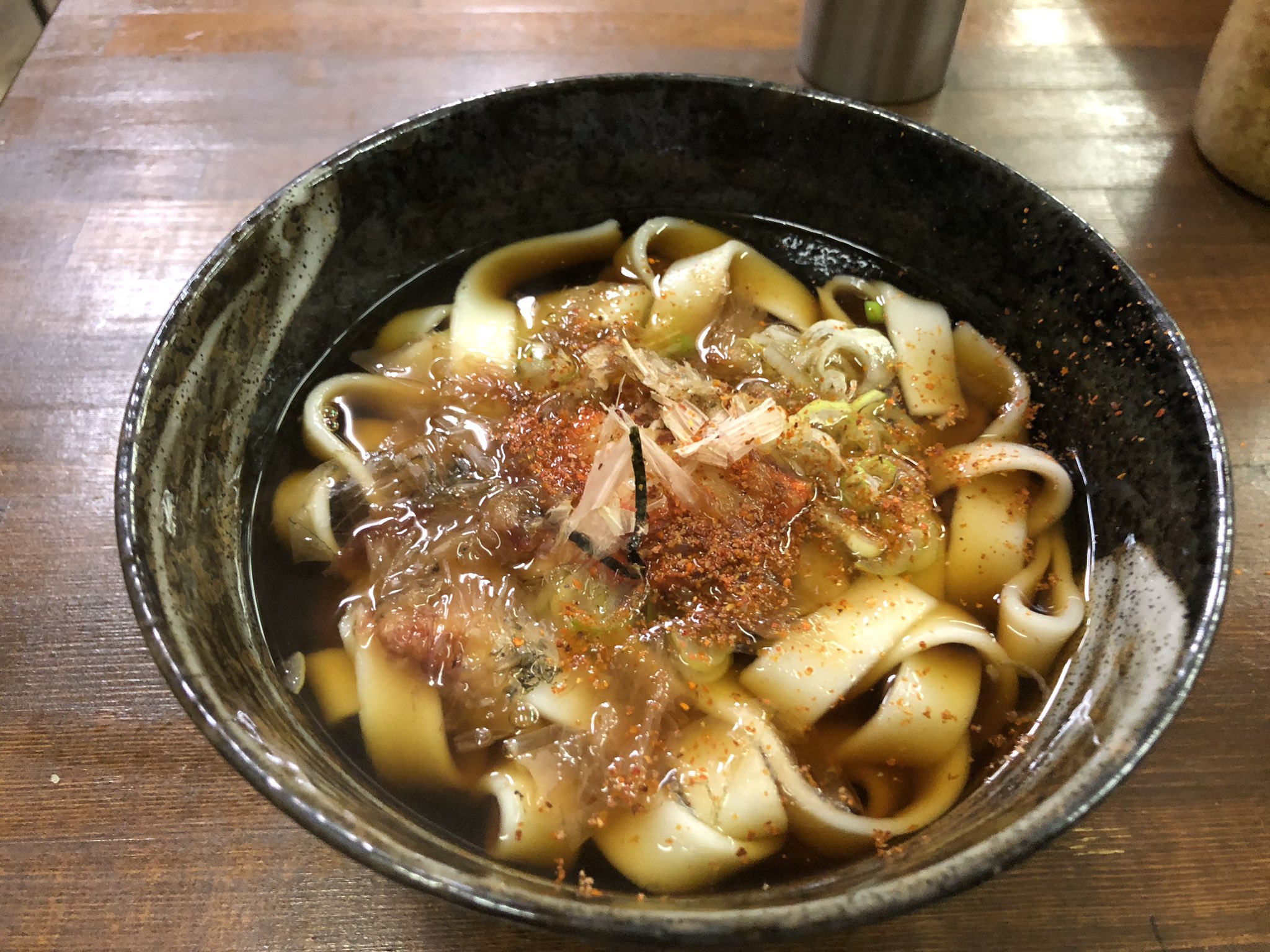 坂本雅司 世界辺境料理研究 名古屋編 名古屋朝メシと言えば独特のモーニング文化だが 初日は柳橋中央市場で きしめん 関東ではあまり見かけない魚も多し 巨大なカラス貝 ムール貝は初めて見た さらしな T Co Sclmweyjfy T Co
