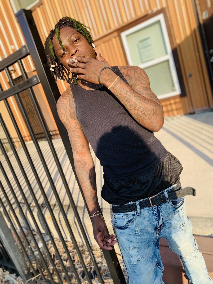__LOBG's tweet photo. Ion Know What I Wan Do I Just Wan Get Some Money💵🔚 https://t.co/Inlk8SlkZo
