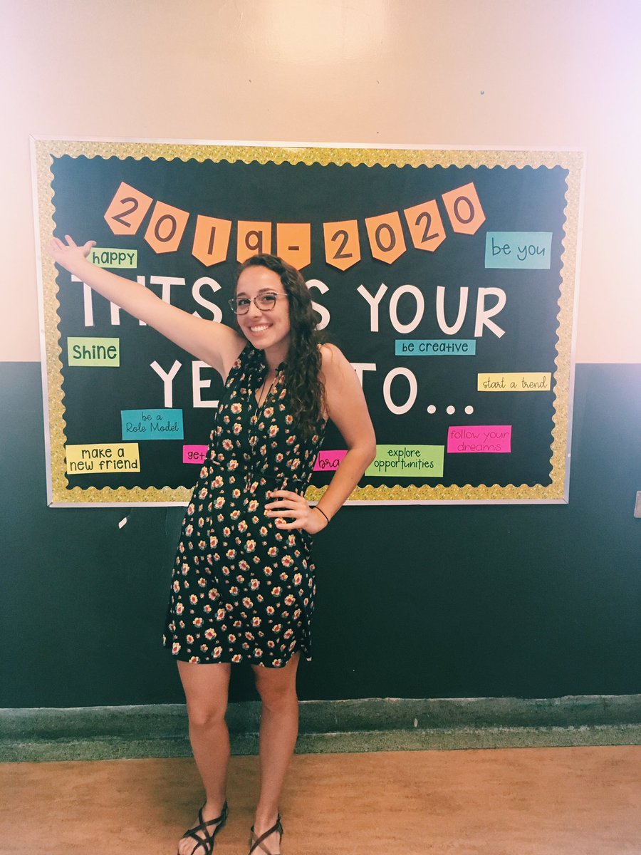 MissSchack's tweet photo. I am SO excited to start out the school year today with my third graders today! I can’t wait to learn alongside them this year 🤗 
The best first day is in the books!
#edchat #langislit https://t.co/BCw5jx3nGd