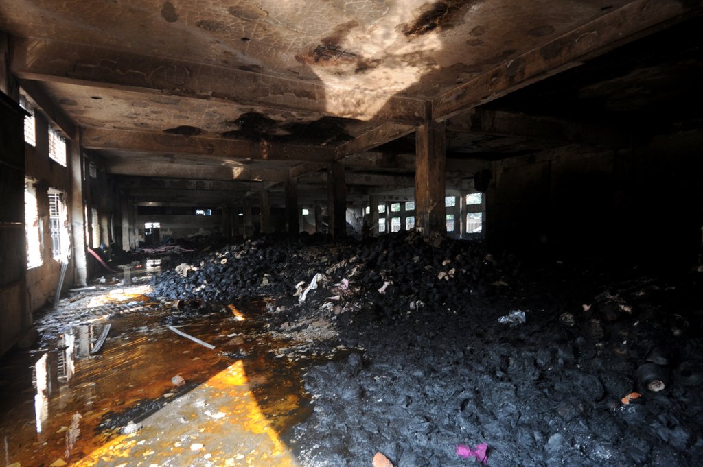 In November 2012, Dhaka saw the nine story garment factory Tazreen Fashions set on fire, killing over 100 workers. This branded a scary mark in Bangladesh’s factory history. How did this happen? What came next? And what needs to improve? soo.nr/w3F8
.
#fire #scandal