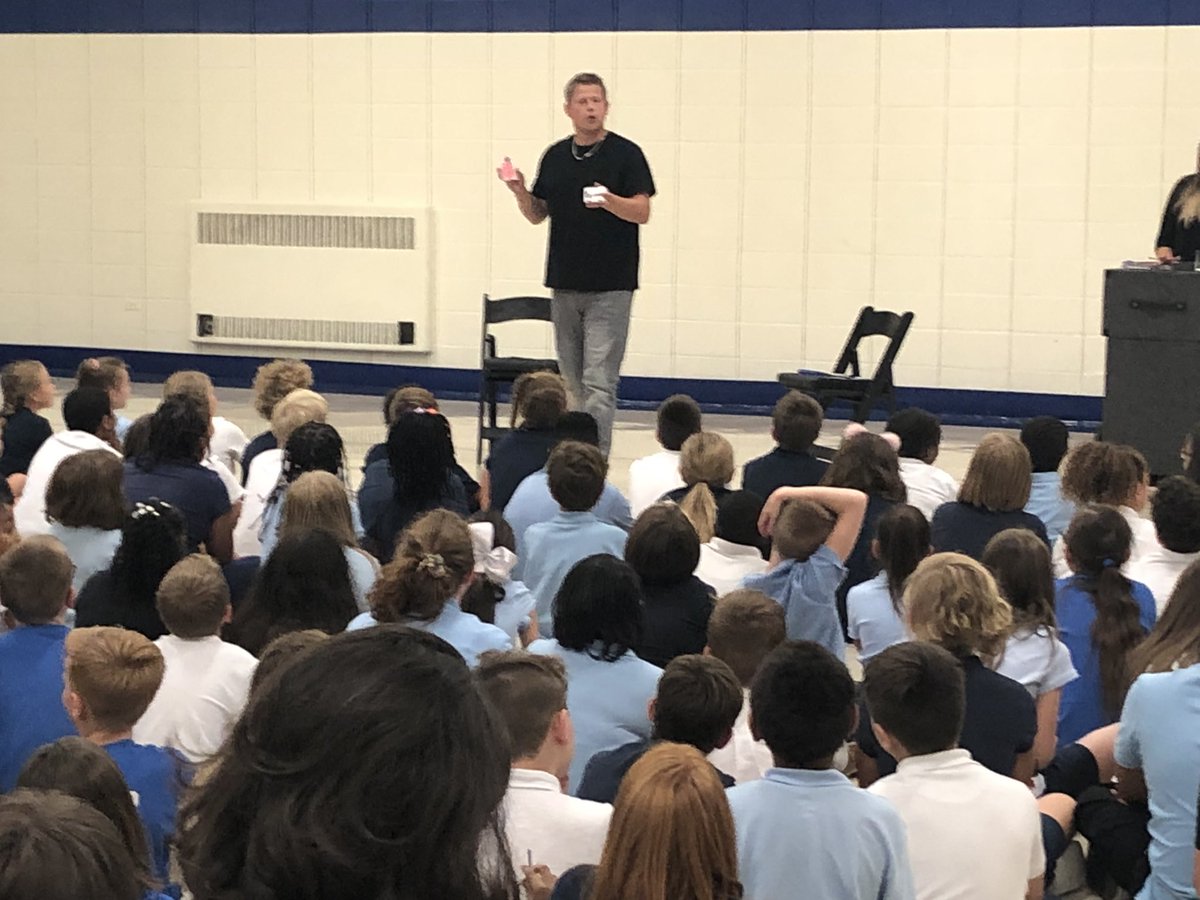ecms_principal's tweet photo. What a great way to end the first week of school.  @RickSmithJr1 was absolutely amazing.  Thanks to our Parent Association for sponsoring this event @ConstellationOH https://t.co/WR0Bk1rCbn