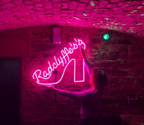 NeonMadOnline's tweet photo. We love seeing our neon signs in use!
.
#neon #neonlights #bespokeneon #quotes #designinspo #bardecor #bardesign #customneon #neonsigns #neonlighting #neonquote #neonquotes #personalisedgifts #personaliseyourhome #homedecor #designideas #homeinspo #barinspo #officeinspo #standout https://t.co/5vq4UMZdAW