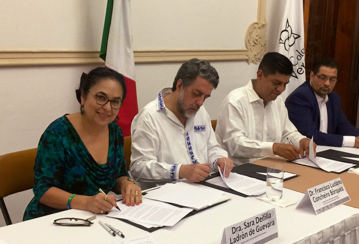 Con la presencia de @LucianoConchier, este mediodía firmamos convenio de colaboración entre la UV y <a href="/ElColver/">El Colegio de Veracruz</a>, con el objetivo de establecer bases y mecanismos para coordinar acciones para fortalecer programas de investigación, capacitación y vinculación.

¡Enhorabuena!