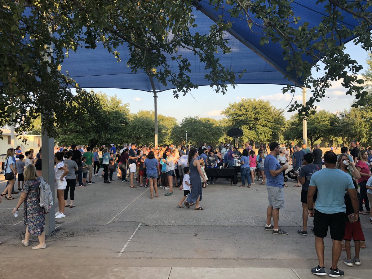 OakHillElem's tweet photo. Ice cream social to beat the heat and welcome everyone back to the school year. @ghicks5 @AISDSupt @aisdparents #OHEproud https://t.co/vXNoVtXLkN