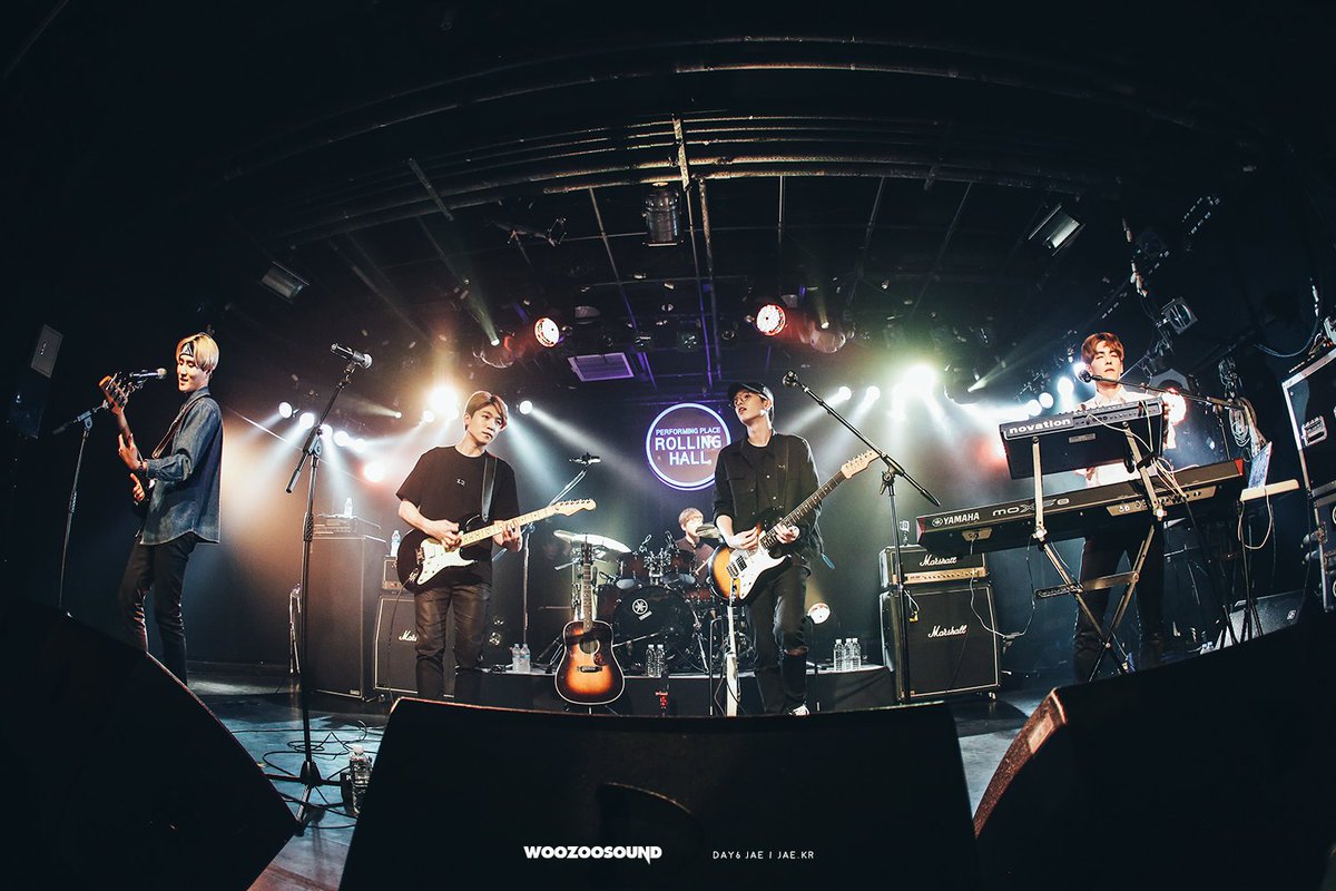 rskdrmnt's tweet photo. Happy anniversary, thankyou for making some good song. You're guys make my day 💕🍋🍊
#Day6
#DAY6
#DAY64thAnniversary #HAPPYDAY6DAY https://t.co/nwYL4AdB0O