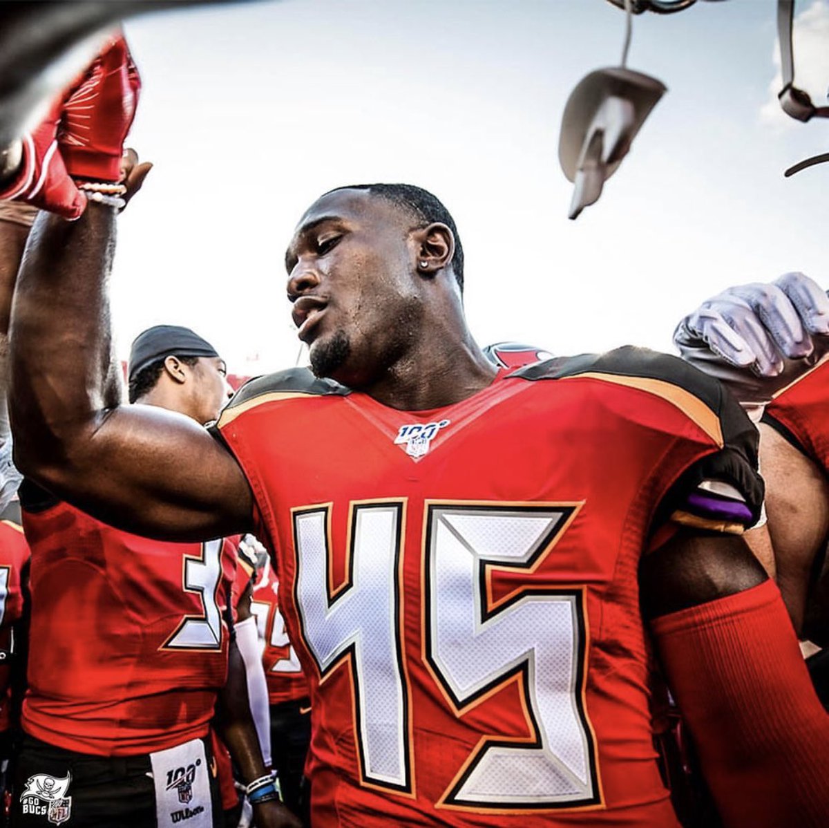 DevinWhite__40's tweet photo. The moment that I have been working my entire life for, the biggest stage of football, now it’s time to elevate to a whole new level #GetLive45 #RIPDAISYMAE #GeauxBucs 🤠🏴☠️ https://t.co/gV0KT8r8NL