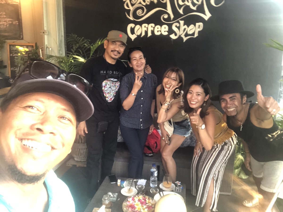 rexile_dnc's tweet photo. 1ヶ月住みたいぐらいbaliがすき😭🌴💙
親切で優しい人にしか出会ってないいろいろと幸運旅🤜🏽🤛🏽✨ 会いに行きたい人にいっぱい出会えた😂また行くなーー🙋🏽🙋🏽笑    Ryo Thanks😘😘😘 https://t.co/gzitXolbBx