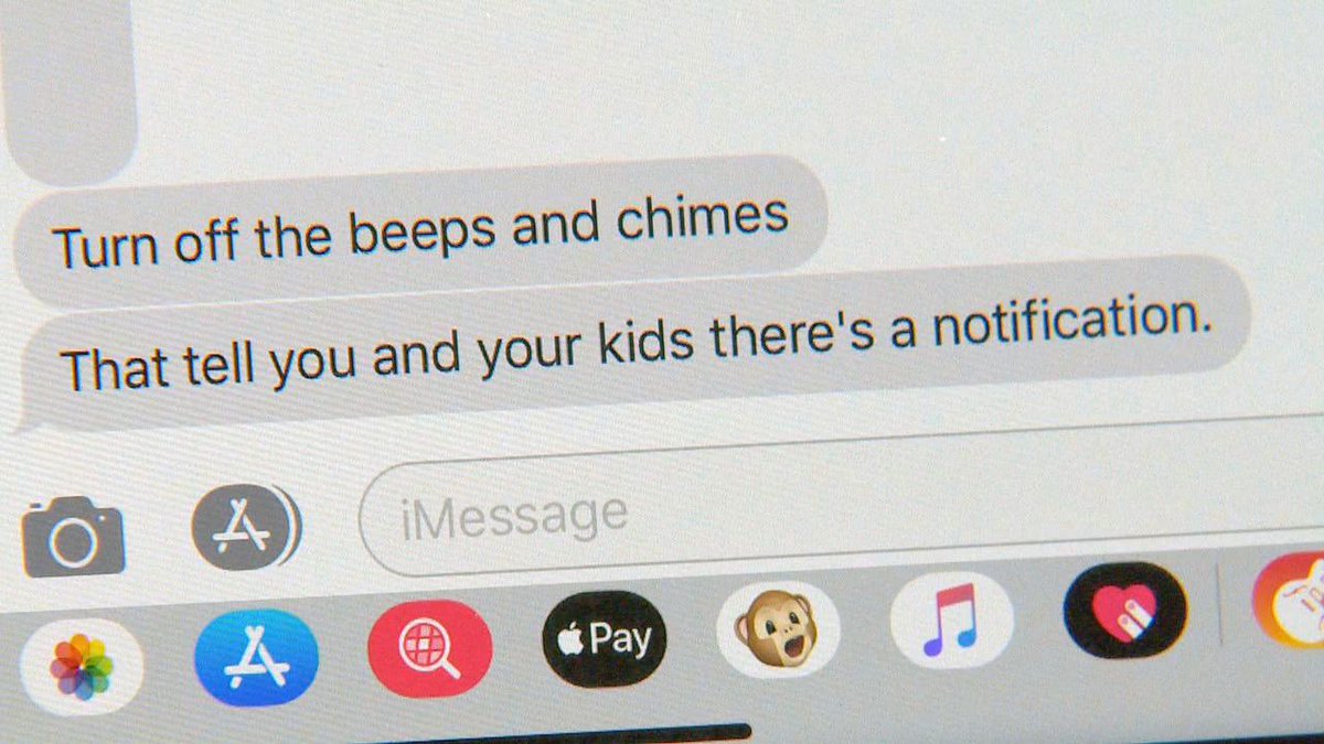 KATUNews's tweet photo. #KindIsBetter: A new study in the journal Lancet says the time spent on cellphones has a much more harmful effect on teenage girls than boys, because of the expectations on social media
https://t.co/vTKsYMVaHI https://t.co/mz8JK8PfUu