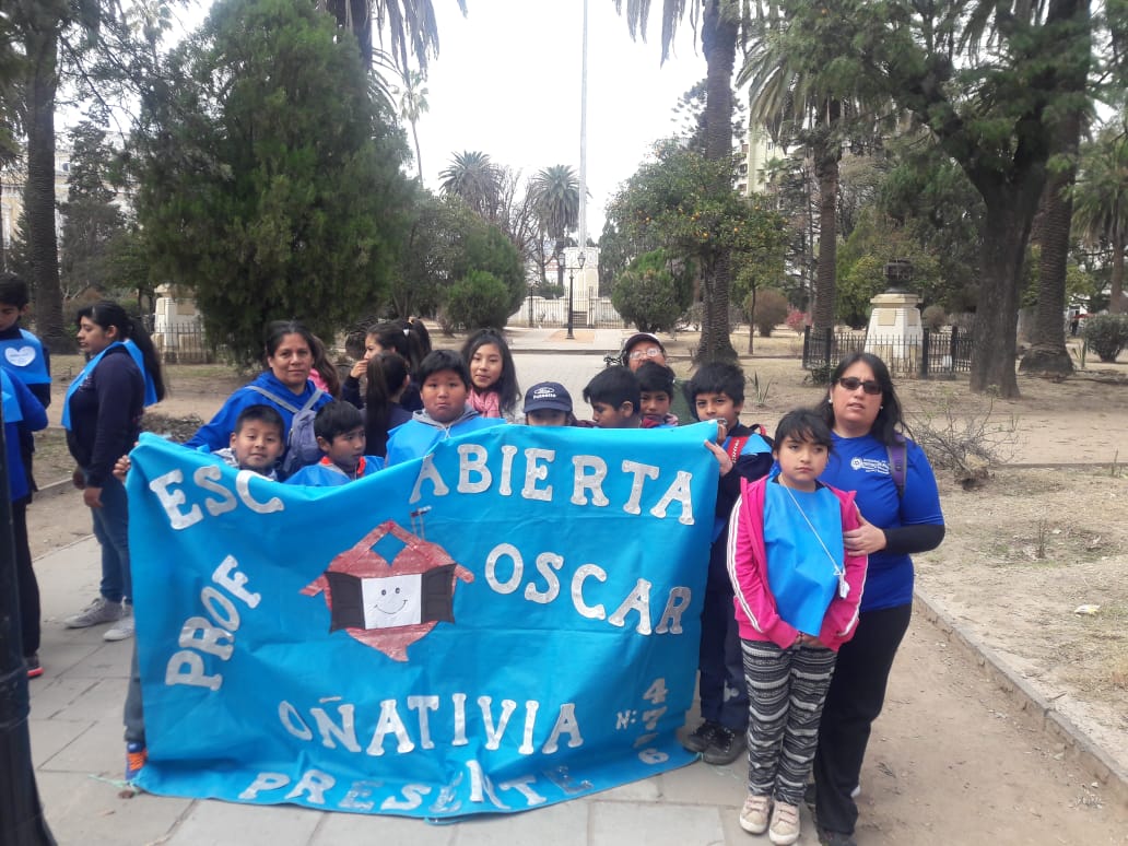 normaluna2091's tweet photo. #EquipoAzul 
Escuela Oscar Oñativia...trabaja en equipo
@Daniela16104601 @LauraGuz05 @Ismael08230913 @VickyA2011 @Conicook161 @fguillesaavedra @JuaresCarla @juancarlosvilc @patriciapinasco @CaruPablo https://t.co/NzHrbubN1n